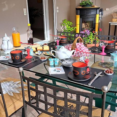 Chambre Privee Avec Salon, Garage Voiture, Velos, Motos Tourville-sur-Arques 外观 照片