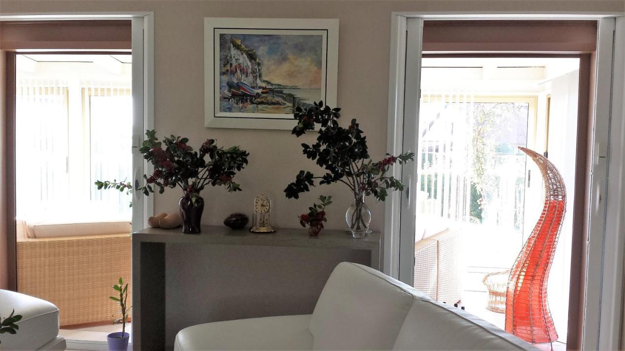 Chambre Privee Avec Salon, Garage Voiture, Velos, Motos Tourville-sur-Arques 外观 照片