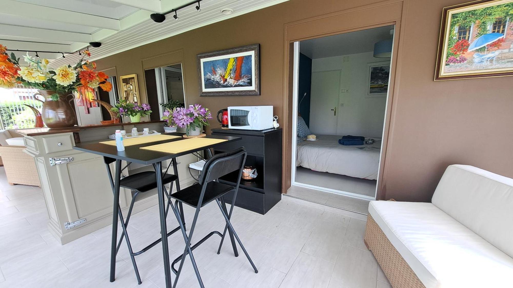Chambre Privee Avec Salon, Garage Voiture, Velos, Motos Tourville-sur-Arques 外观 照片