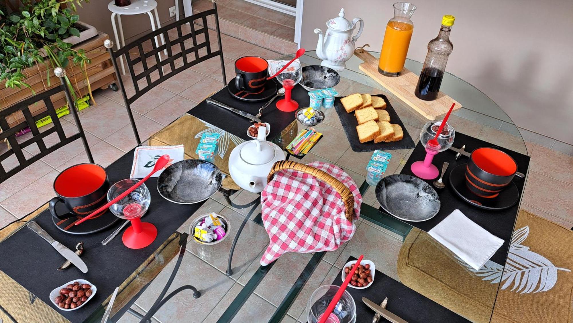 Chambre Privee Avec Salon, Garage Voiture, Velos, Motos Tourville-sur-Arques 外观 照片